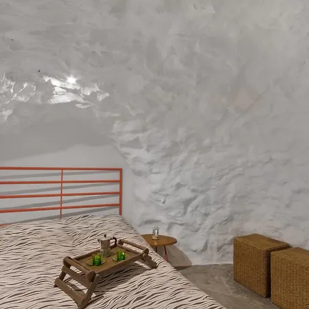 Casa Cueva Rural, Calima 컨트리하우스 *